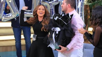 عرض زواج مفاجئ وأجواء من الرومانسية والسعادة تسيطر على رنا رئيس.. شاهد