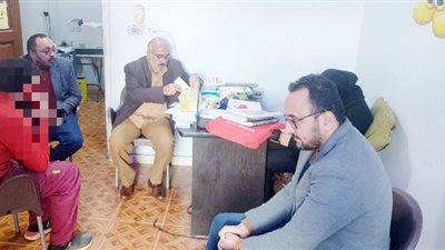 طالب بكلية الطب يدير مستوصفاً طبياً غير مرخص بسوهاج
