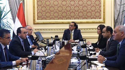 رئيس الوزراء يتابع مع وزير الري ملفات عمل الوزارة