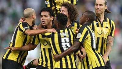 اتحاد جدة يتقدم على الخليج بمشاركة حجازي وطارق حامد