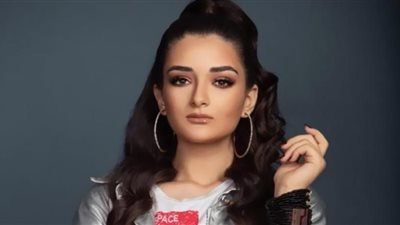 ملك زاهر تتألق بمكياج والدتها وتفاجيء جمهورها بالفوشيا | صور