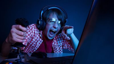 حكم ألعاب الفيديو العنيفة للأطفال