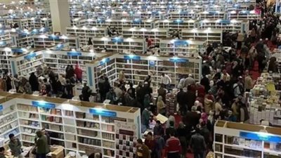معرض الكتاب 2023 يتصدر الترند.. أنتيكات للبيع وفسحة للمصريين