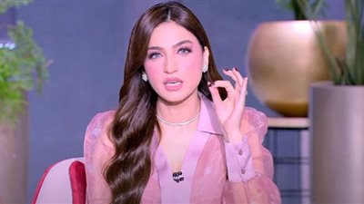 علاقة الزواج بطلب اليد وليس القدم.. ياسمين عز تكشف السر