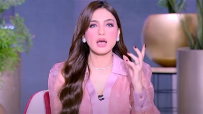 ياسمين عز تنصح السيدات.. جوزك فرعون حطيه على راسك وامشي