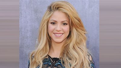 شاكيرا تحتفل بعيد ميلادها بعيدًا عن بيكيه