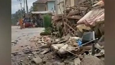 ارتفاع عدد ضحايا زلزال إندونسيا إلى 56 قتيلًا و700 جريح (شاهد)