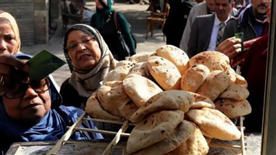 قوت الغلابة في مرمى الشائعات.. الأكاذيب تنهش رغيف الخبز والمواطن في حيرة