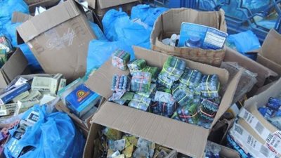ضبط 200 ألف عبوة أدوية مجهولة المصدر بمطروح