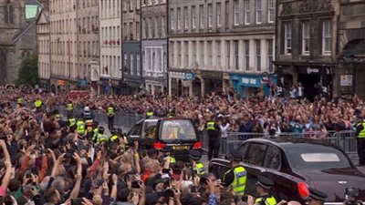 منع مؤقت لانضمام الأفراد إلى طابور وداع الملكة إليزابيث الثانية