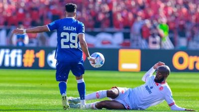التعادل يحسم الشوط الأول بين الوداد والهلال