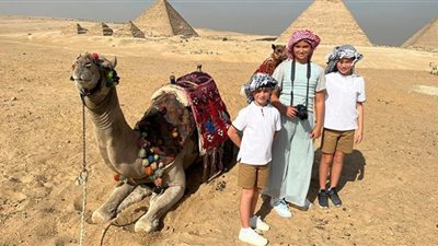 إيفانكا ترامب تستكشف جمال مصر للمرة الأولى من الأهرامات.. صور