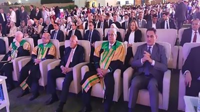 جامعة عين شمس تُكرِّم رئيس النيابة الإدارية