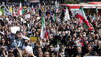 قتل أطفال في إيران وتهديدات لفنانين ورياضيين