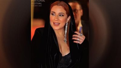 أسما شريف منير الأكثر إثارة على ريد كاربت «القاهرة السينمائي»
