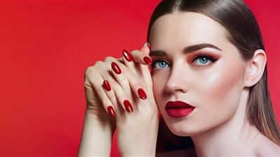 قنبلة موقوتة في صالونات التجميل تُهدد حياتك بخطر غير متوقع.. طبيبة جلدية تُحذر