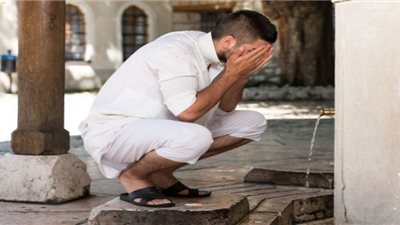 حكم الوضوء لمن أكل من لحم الإبل
