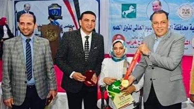تكريم ابنة الشرقية رحاب رضوان بطلة مصر لرفع الأثقال