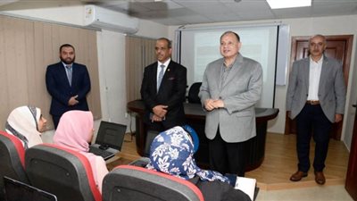 محافظ أسيوط يتفقد أعمال تطوير ورفع كفاءة مبنى المديرية المالية