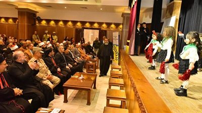 نائب محافظ أسيوط يشهد صلاة 