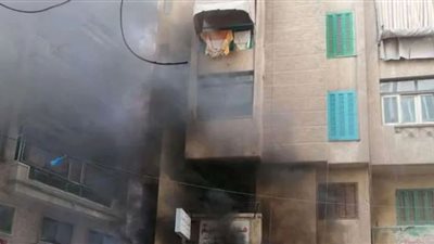 الحماية المدنية تجري عملية التبريد في عقار شبرا المحترق