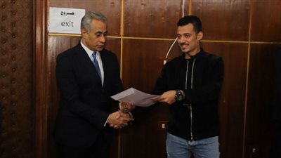 وزير القوى العاملة يُسلّم عقود عمل لذوي همم.. وفرص وظائف جديدة للشباب