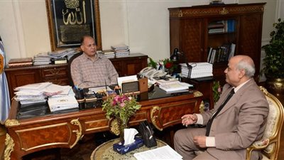 محافظ أسيوط: وصول 2750 مقعدًا دراسيًا من الأبنية التعليمية