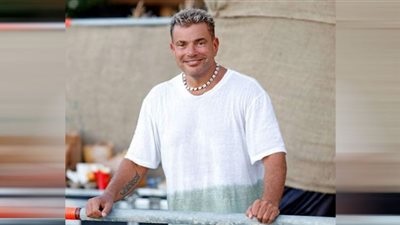 عمرو دياب يهنئ المنتخب السعودي بالفوز في مونديال قطر