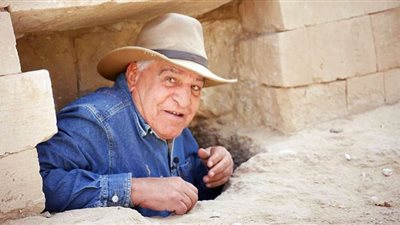 وثيقة زاهي حواس تجمع 100 ألف توقيع لاسترداد حجر رشيد والزودياك