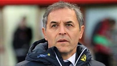 كولر يجتمع بـ اللاعبين والجهاز المعاون قبل انطلاق المران