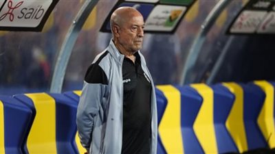 فيريرا يحاضر على لاعبي الزمالك استعدادًا لمواجهة إيليكت