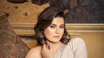 يسرا اللوزي تسرق الأضواء بمهرجان القاهرة السينمائي.. صور