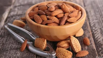 أكل 30 جرام من اللوز يقلل الشهية يوميًا