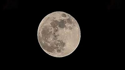 قمر الثلج يزين سماء الوطن العربي.. ظاهرة ينتظرها الملايين