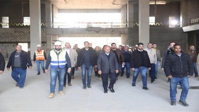 بدء تركيب القضبان في الخط الأول للقطار الكهربائي السريع