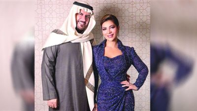 رومانسية متبادلة بين أصالة وزوجها (صورة)