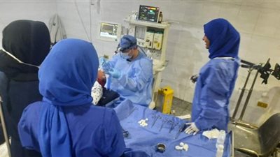 فريق طبي بقنا الجامعي ينقذ مريضًا مصابًا بطعن في القلب