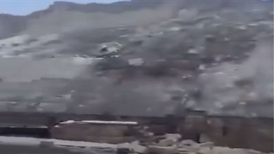 انهيار قلعة تاريخية عمرها 2200 عام بسبب زلزال تركيا (فيديو)