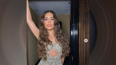 مايان السيد تهوس محبيها بالجمبسوت.. صور