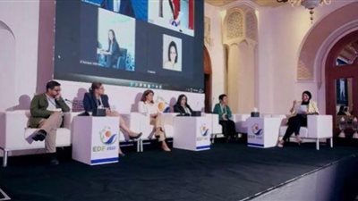 عميدة كلية هندسة الجامعة اليابانية تشارك فى منتدى البيئة والتنمية EDF