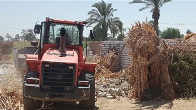 إزالة 26 حالة تعد على الأراضي في بني سويف