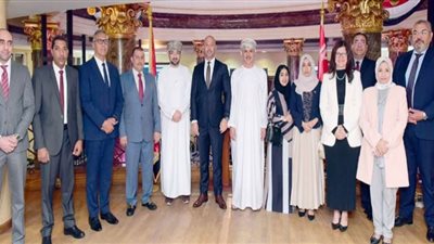 البورصة تعزز آليات التعاون وتبادل الخبرات مع مسقط لتشجيع حركة الاستثمارات
