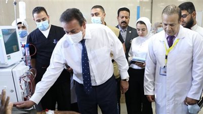 وزير الصحة يتفقد مستشفى أبو تيج النموذجي