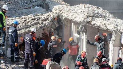 عاجل.. مصريون تحت الأنقاض في زلزال تركيا