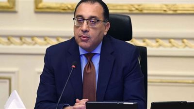 رئيس الوزراء يبحث التوسع في إنتاج الزيت الخام محليًا