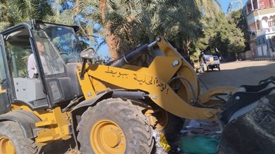 حملات مكثفة للنظافة بمراكز أسيوط ورفع 180 طن مخلفات