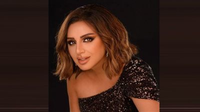 أنغام تتجاهل زلزال تركيا.. 