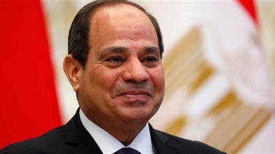 السيسي ينتصر لفتاة مريضة تخلى عنها أقاربها.. فيديو