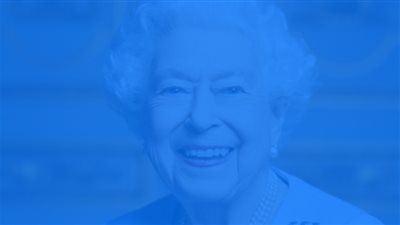 أحدث صورة للملكة إليزابيث الثانية قبل ساعات من دفنها (شاهد)