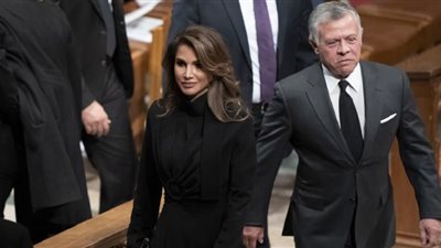 ملك الأردن وقرينته يحضران مراسم استقبال أقامها تشارلز الثالث في قصر باكنجهام